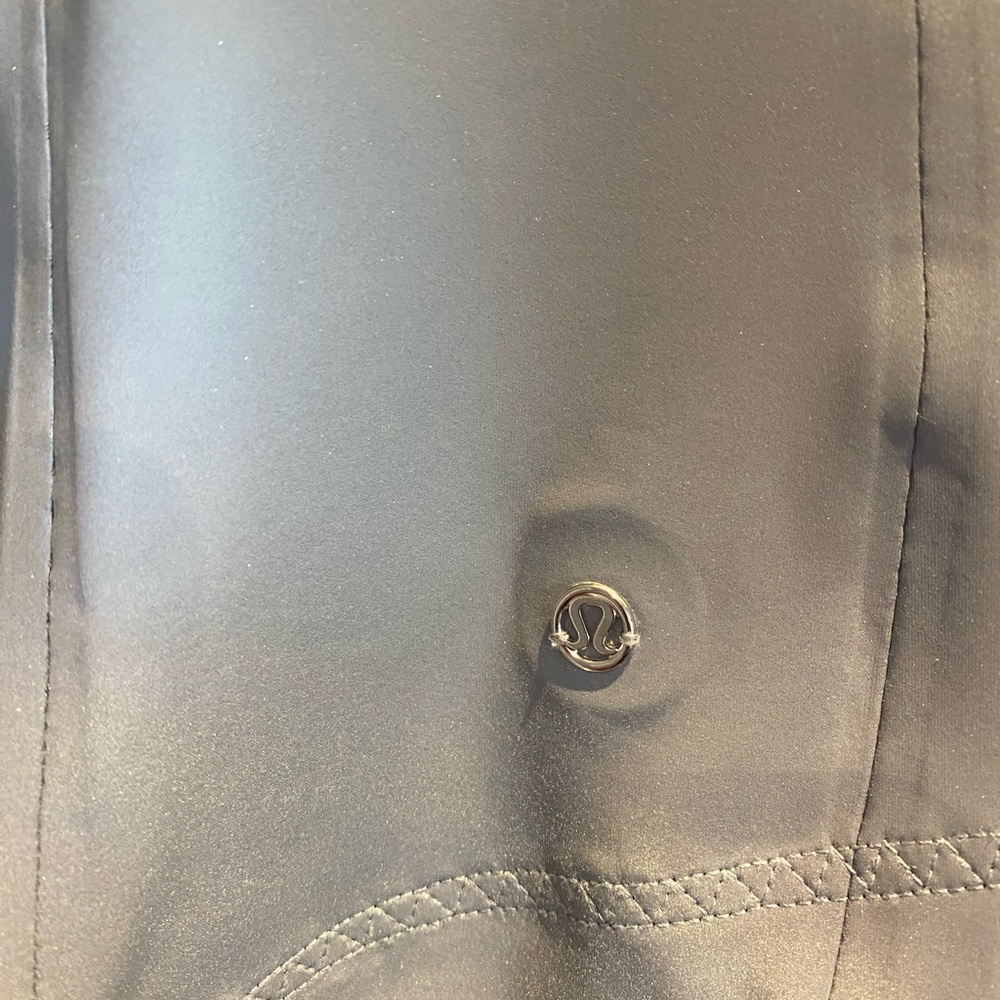 Lululemon Athletic RUN reflective Silver Jacket - Picture 6 of 7